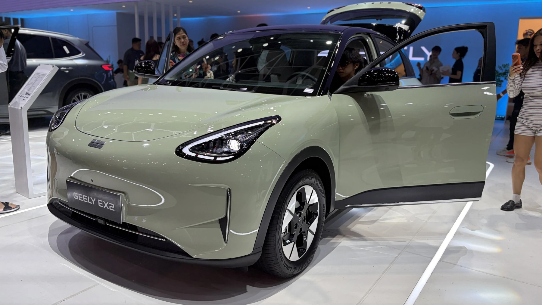 The Vietnam Motor Show 2024 was officially opened, with many automobile and motorcycle brands participating.